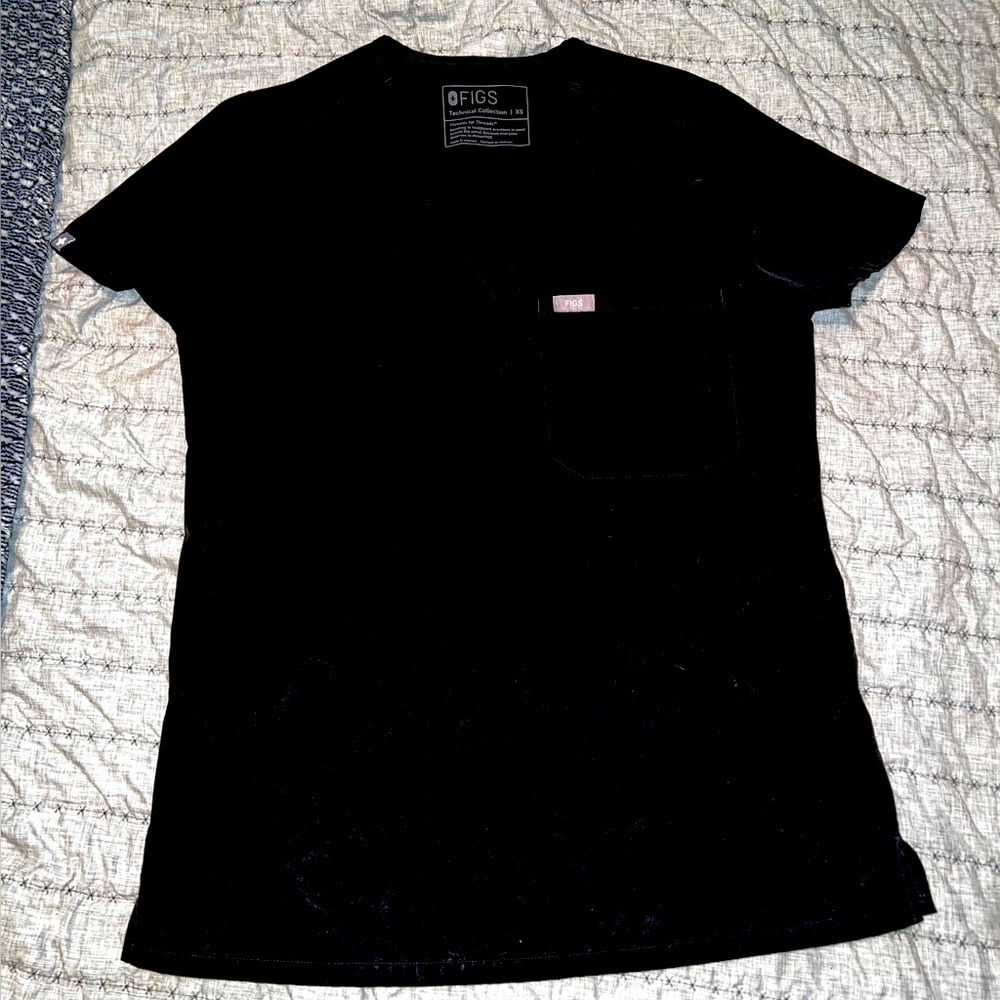 Catarina One-Pocket Scrub Top